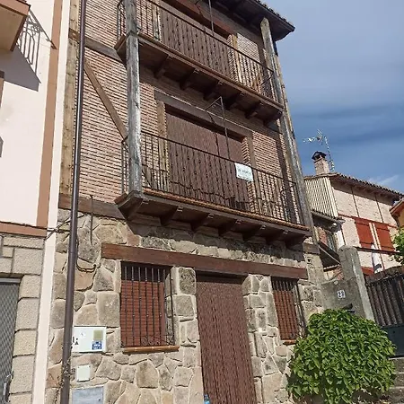 Alojamiento Gredos-tietar Ii بيت للعطل